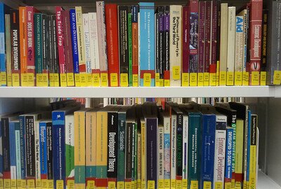 Biblioteką bendruomenė atkūrė savo jėgomis